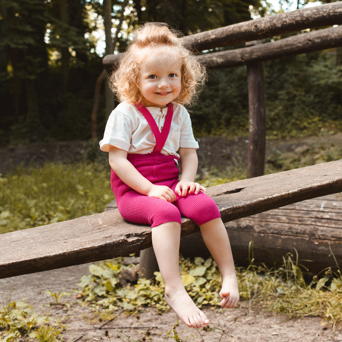 Kurze Hose mit Trägern - Magenta
